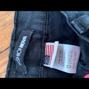 Fashion Nova Size 0 Black Jeans w Rips